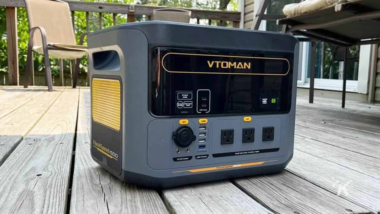 the VTOMAN FlashSpeed 1500 Power station on the deck of a house.