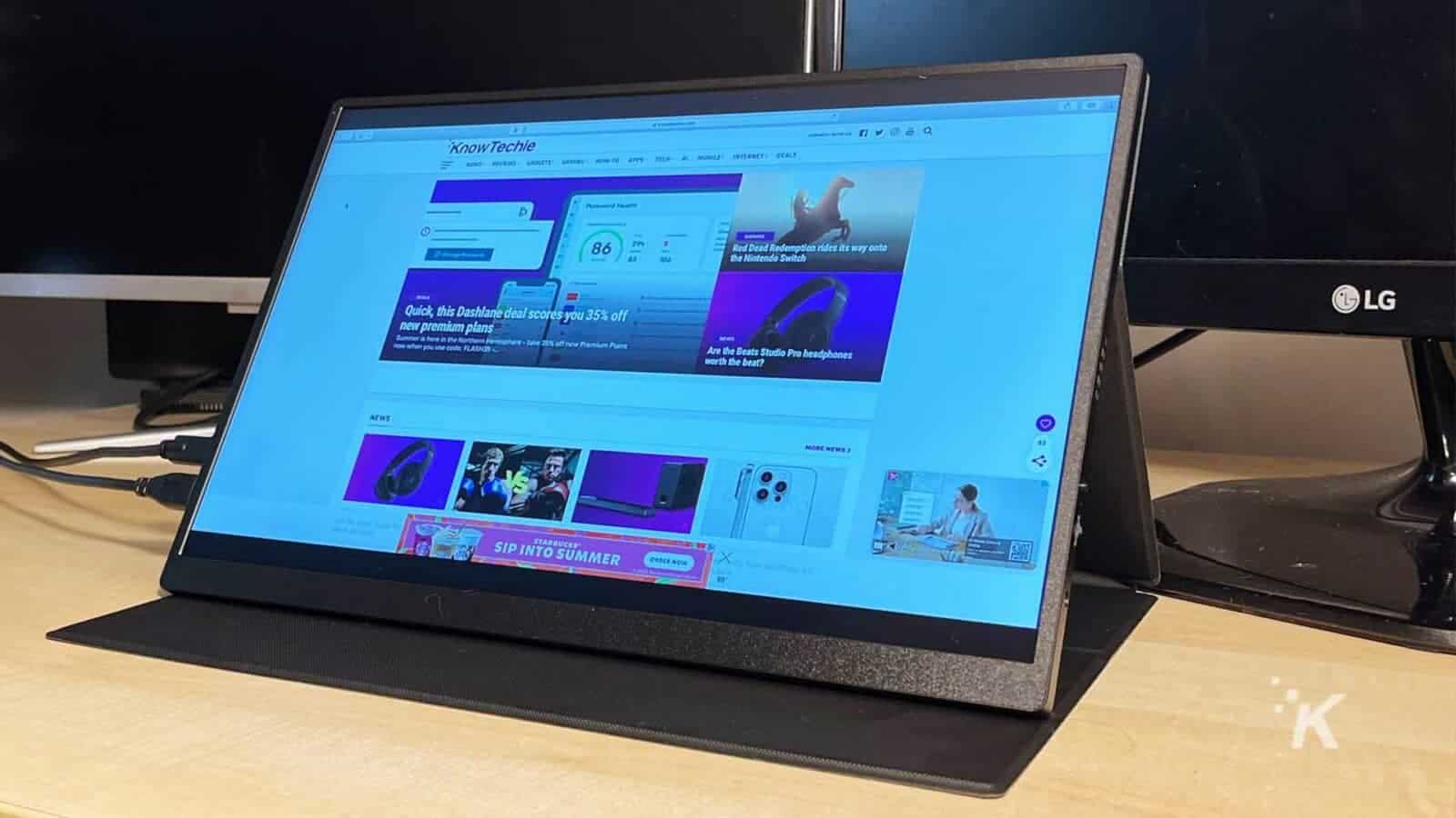 UPERFECT 16-inch portable monitor: a perfect companion for