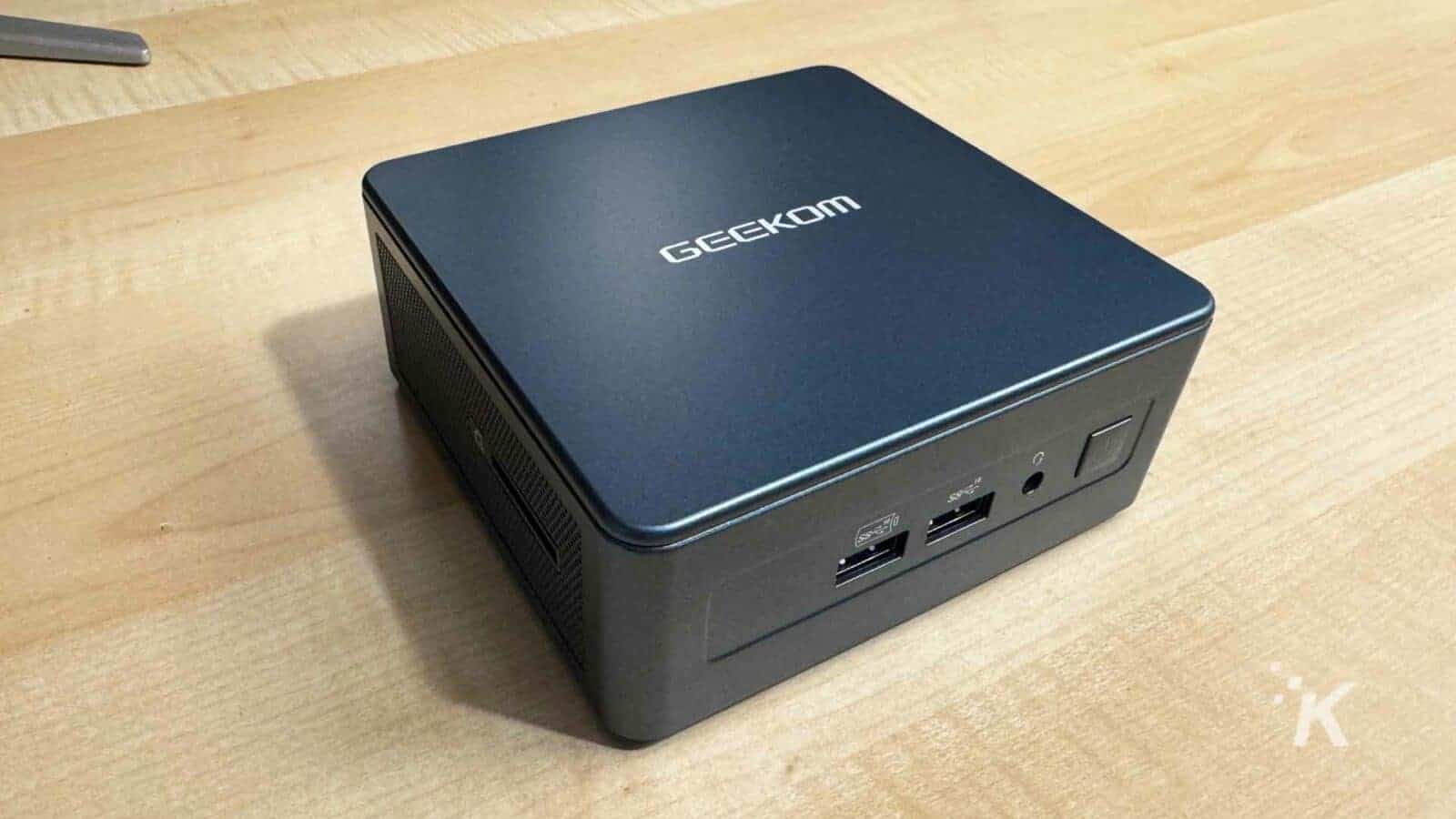 GEEKOM Mini IT12 ミニPC 本体 GEEKOM's Mini IT12 PC packs serious ponies under the hood | KnowTechie