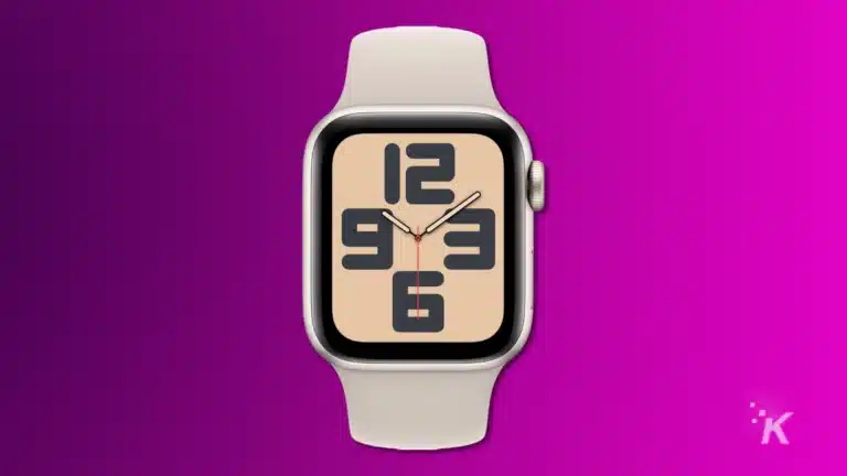 render of an apple watch se 2nd gen in starlight on a purple background