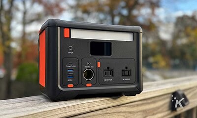 Portable power station with multiple outlets outdoors. Cybpulte C601