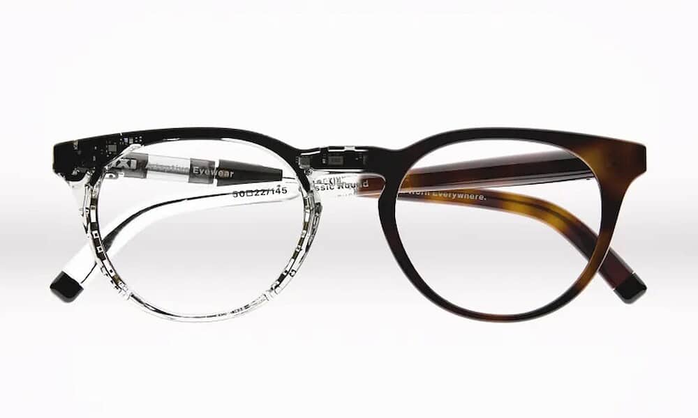 High-quality eyeglasses with adjustable smart lenses, ideal for digital usage, blue light filtering, and modern fashion statement.